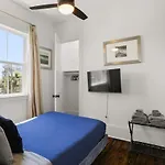 Elegant 4Bd With Pool And Off Street Parking