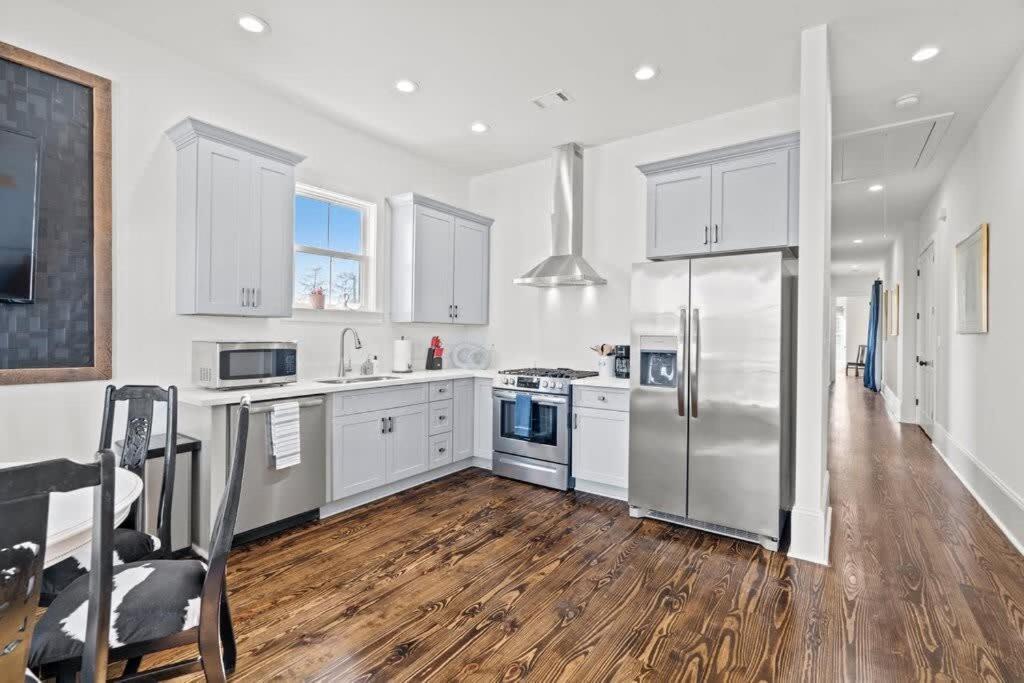 Elegant 4bd With Pool And Off Street Parking *