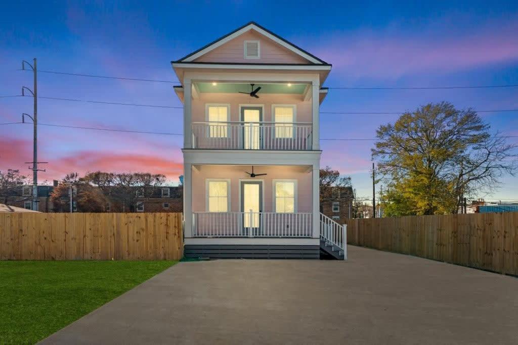 Apartment Elegant 4bd With Pool And Off Street Parking